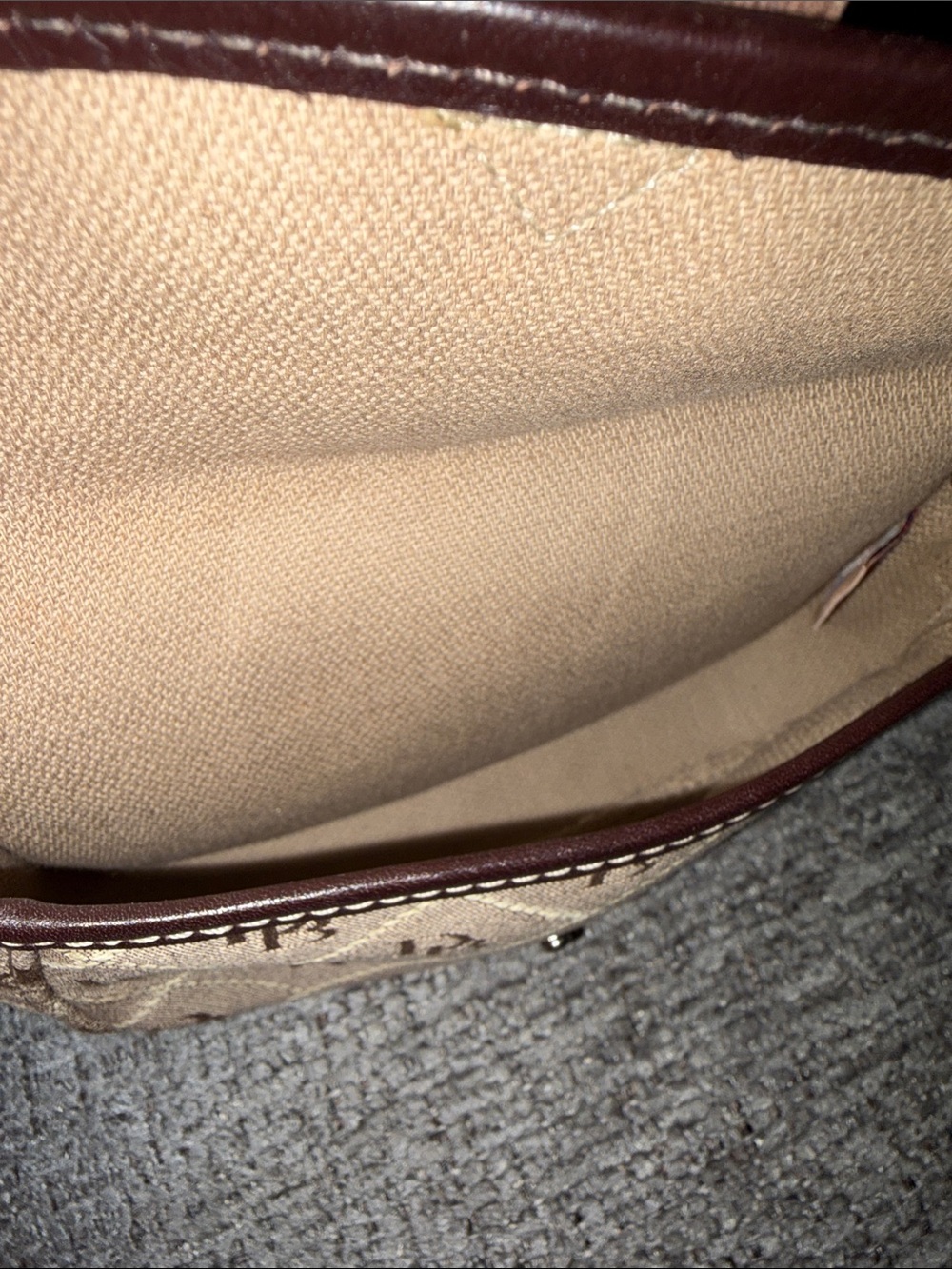 Dooney & Bourke wristlet - Picture 3 of 5